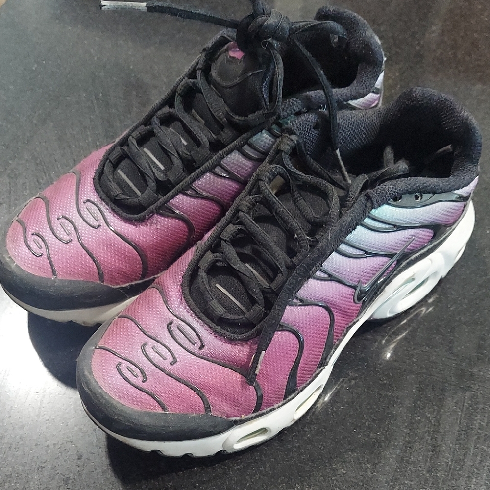NIKE AIR MAX TN AURORA HYPER VIOLET SIZE 3.5Y - CD0609-300 BLACK PURPLE